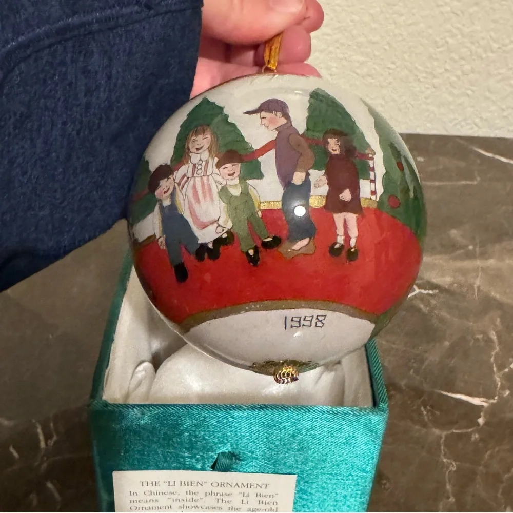 Pier One Imports Li Bien Glass Ornament Hand Painted 1998 Santa Christmas‎